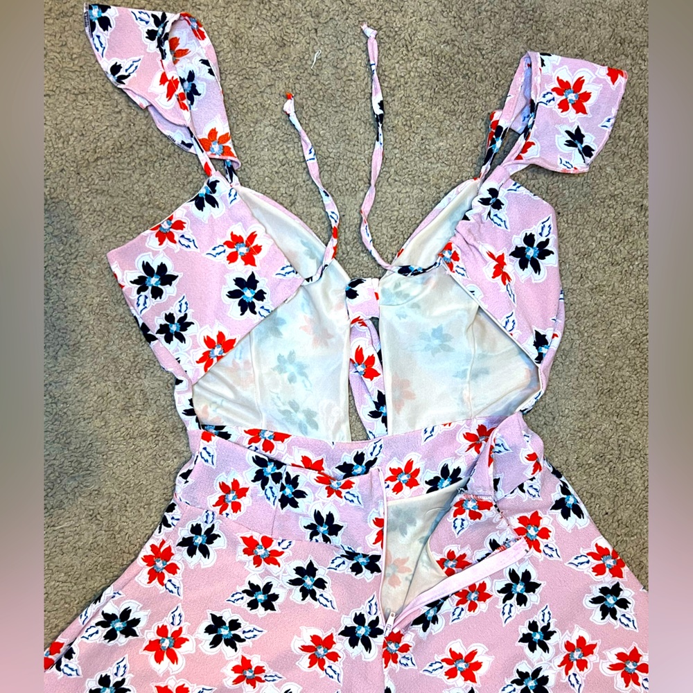 Floral Romper With Zipper Opening Size Small/Medium - Picture 5 of 6